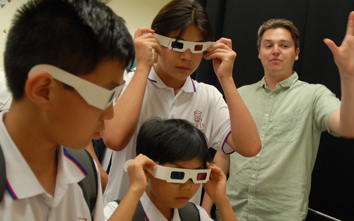 School children wearing 3d glasses